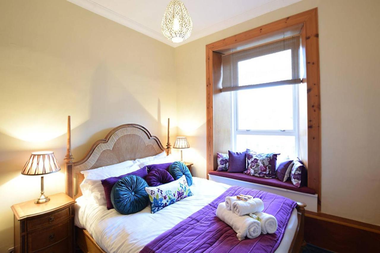 Joivy Classic Apt With Castle Views In Old Town Edimburgo Exterior foto
